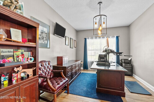 Foto del edificio - 503 Candlebark Dr