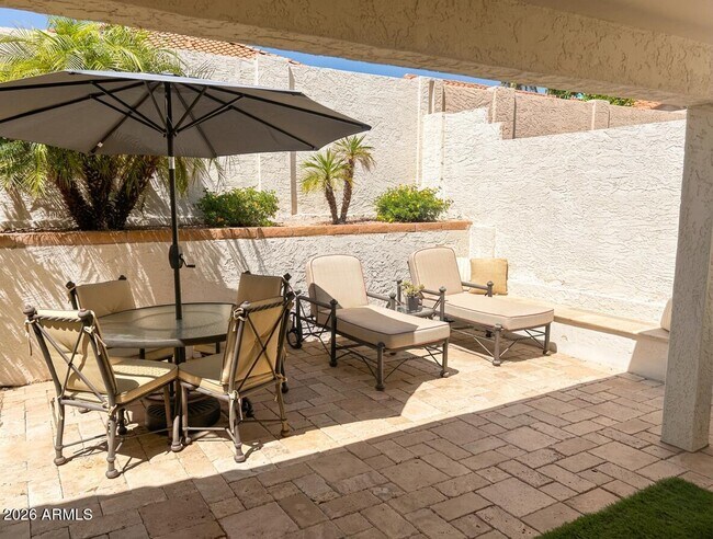 Foto del edificio - 10360 E Sutton Dr