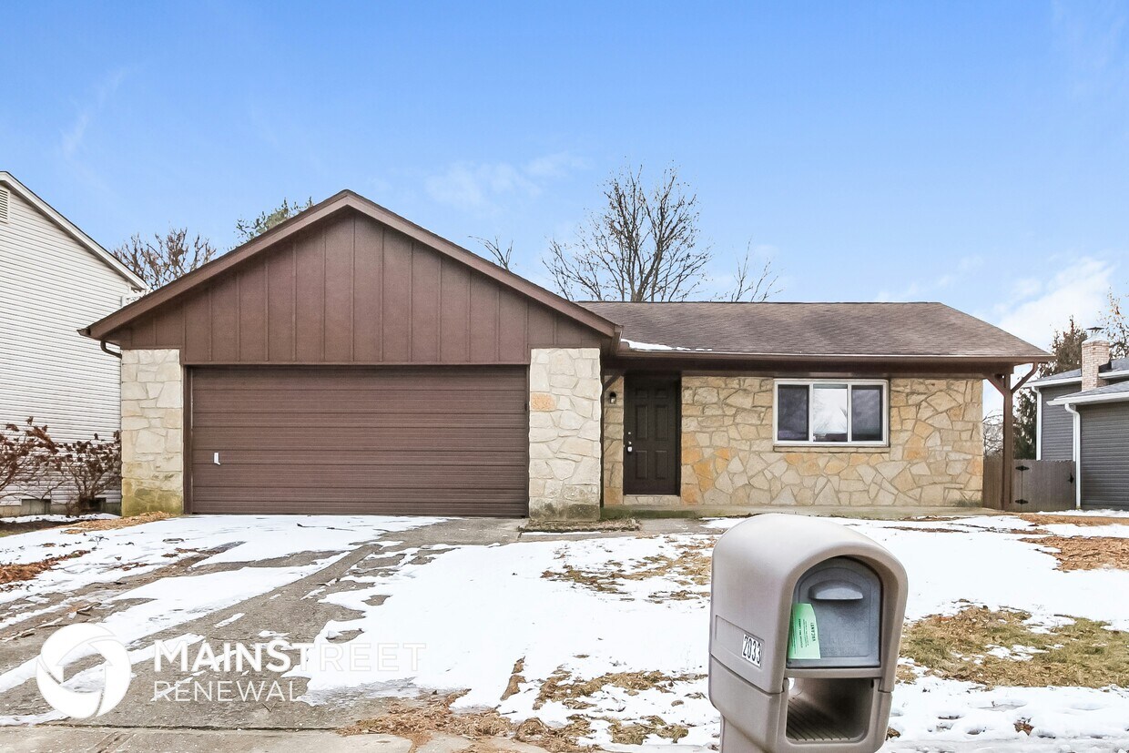 Primary Photo - 2033 Queensbridge Dr