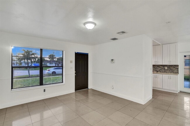 Foto del edificio - 1142 NW 43 Terrace