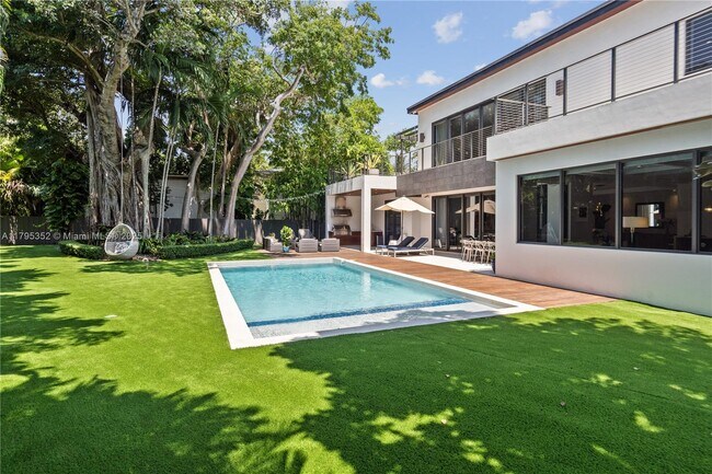 Foto del edificio - 58 Bay Heights Dr