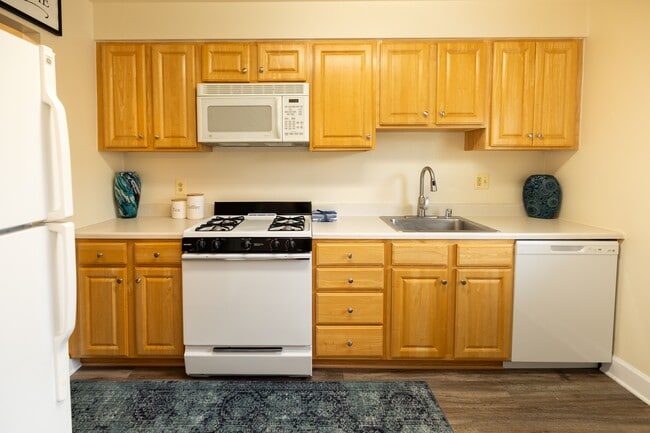 Foto del edificio - Rockdale Gardens Apartments & Townhomes*