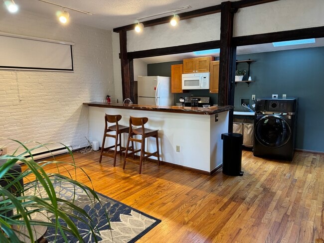 Building Photo - 29 Eld St