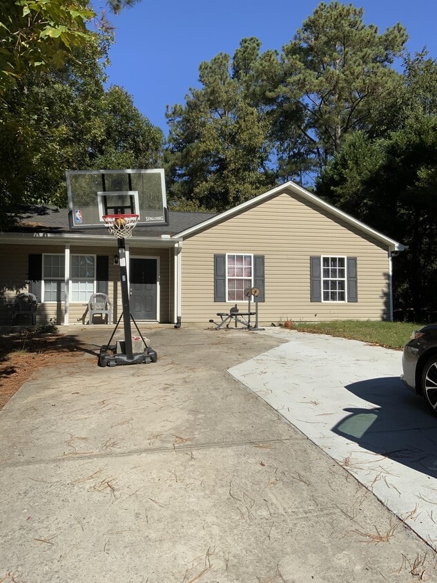 Building Photo - 917 State Rd S-28-342