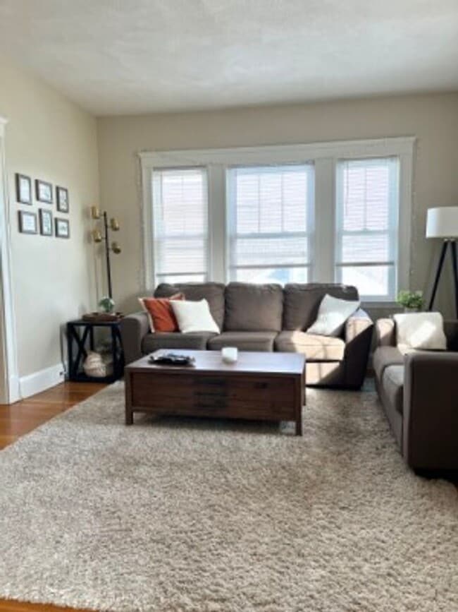 Building Photo - AVAILABLE SEPTEMBER 1ST - Beautiful, Spacious and Renovated Brighton/Oak Square 3 Bed Duplex.  NO...