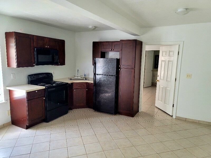 811 Barrymore Blvd Unit C, Baytown, TX 77520 Room for Rent in Baytown