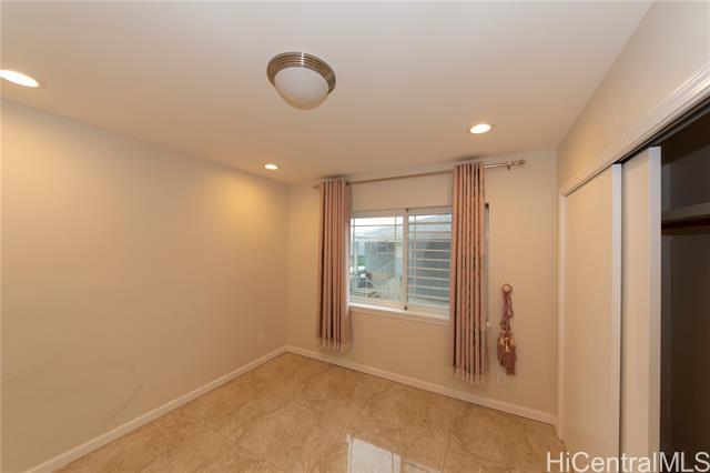 Building Photo - 1812 Aupuni St