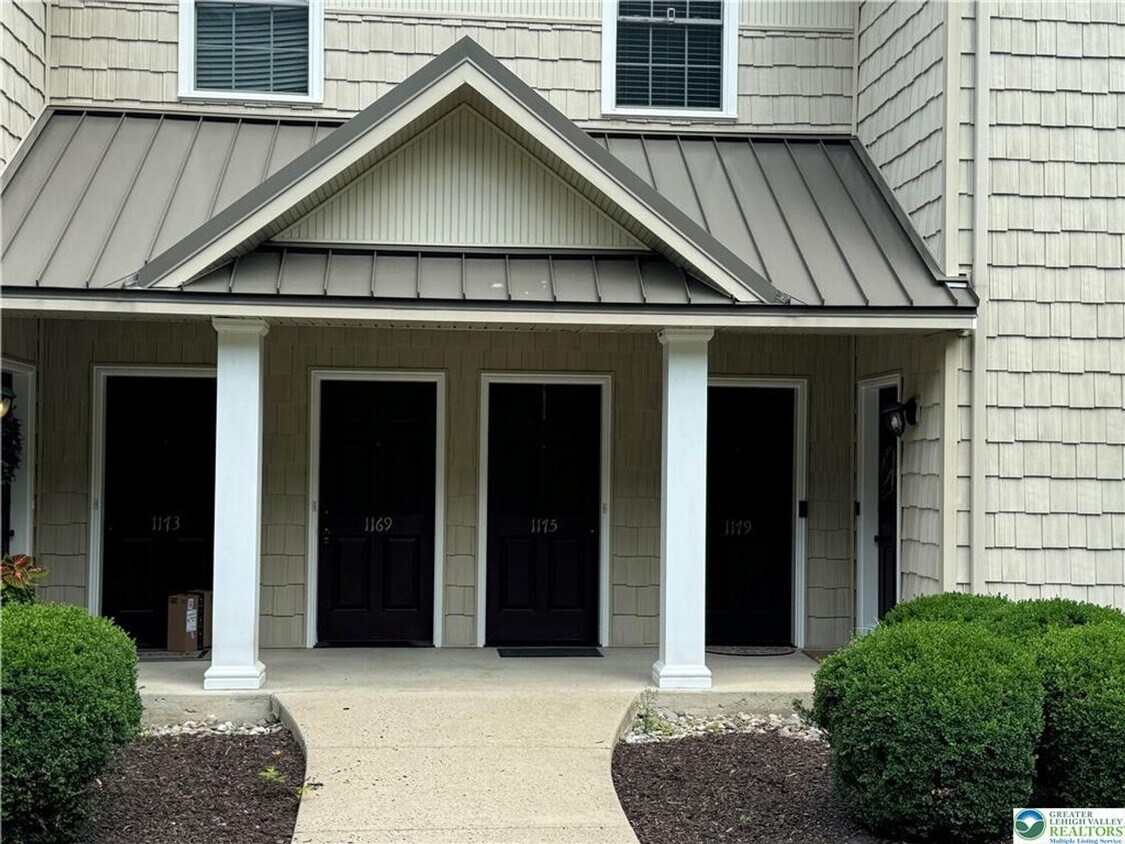 Foto principal - 3 Br Condo available in Bethlehem