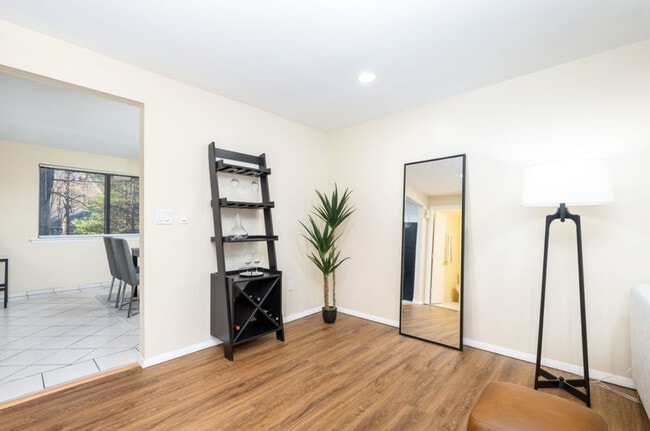 Building Photo - 47 Conestoga Way