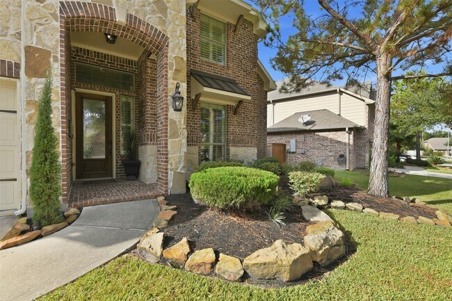 Building Photo - 17611 Fossil Ridge Ln