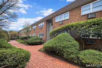 Building Photo - 637 Cove Rd