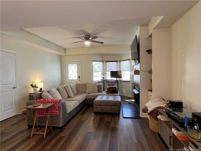 Building Photo - 323 Tokay Dr