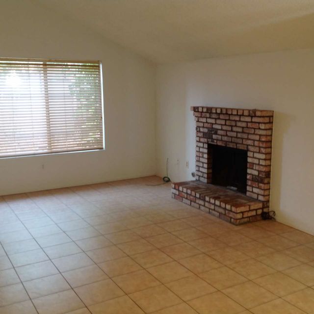 Building Photo - 2836 Pamplona Way