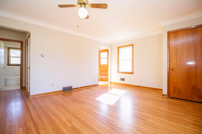 Building Photo - 2859 Boxwood Rd