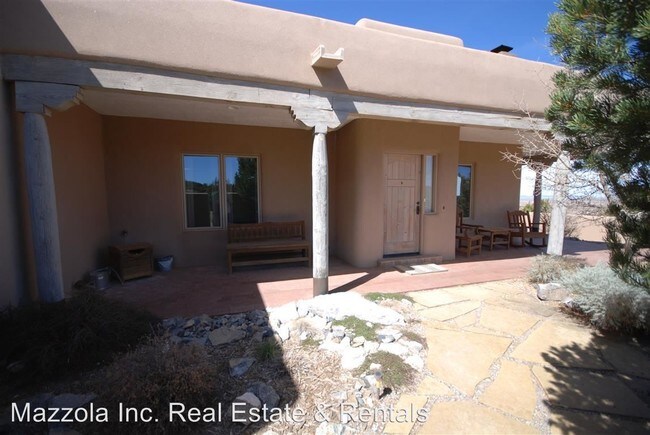 Building Photo - 3 br, 2.5 bath House - 15 Camino Real