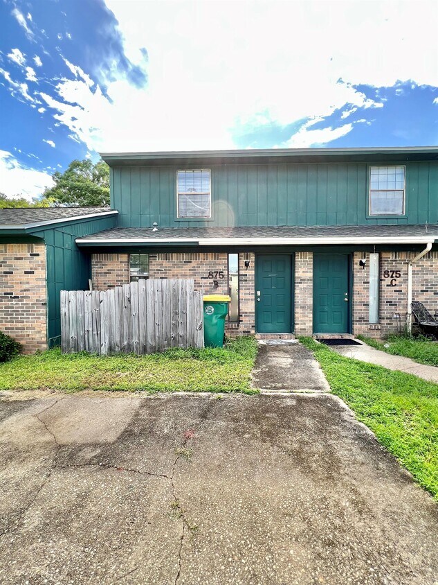 875 Fairview Dr, Fort Walton Beach, FL 32547 Townhouse for Rent in