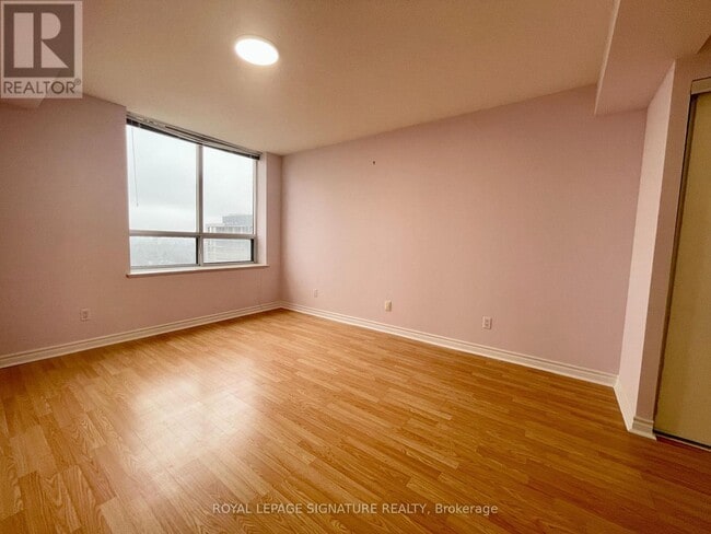 Building Photo - 115 Omni Dr