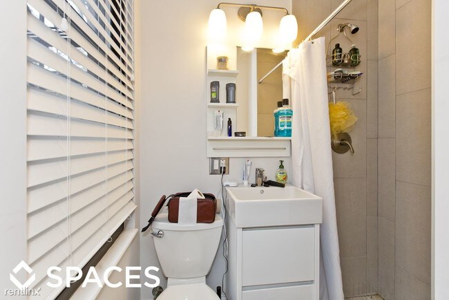 Building Photo - 1 br, 1 bath Apartment - 53 West Burton #1M