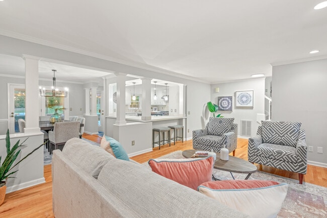 Building Photo - 8 Bryncastle Ct