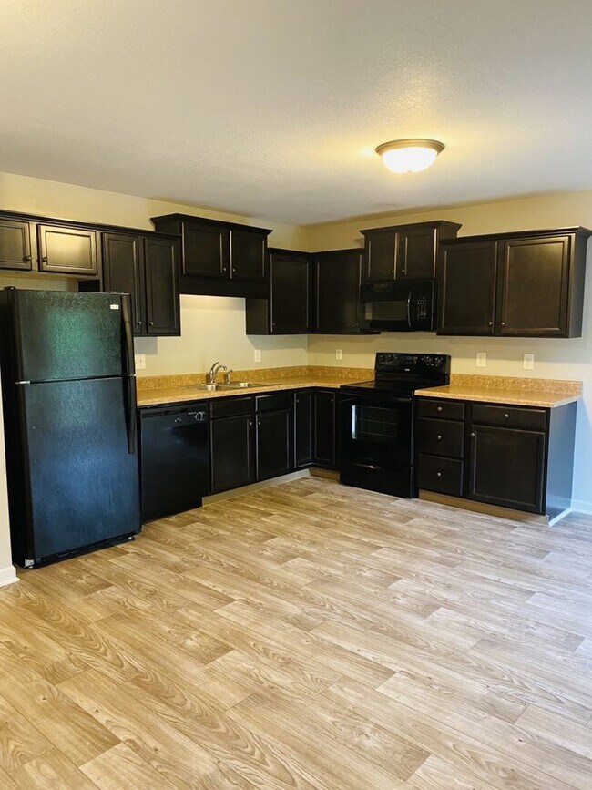 Foto del edificio - Beautiful Townhome