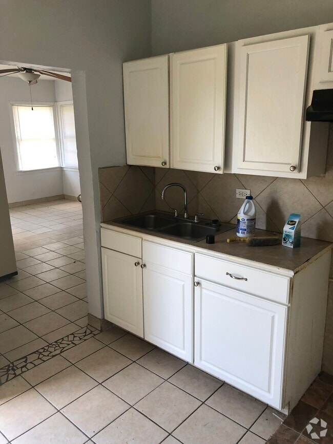 Apartments with Garages in New Summerfield, TX 3 Rentals