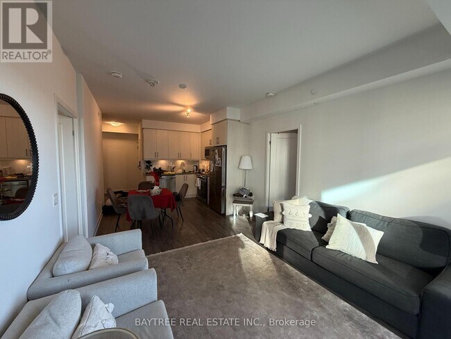 Building Photo - 105 Oneida Crescent