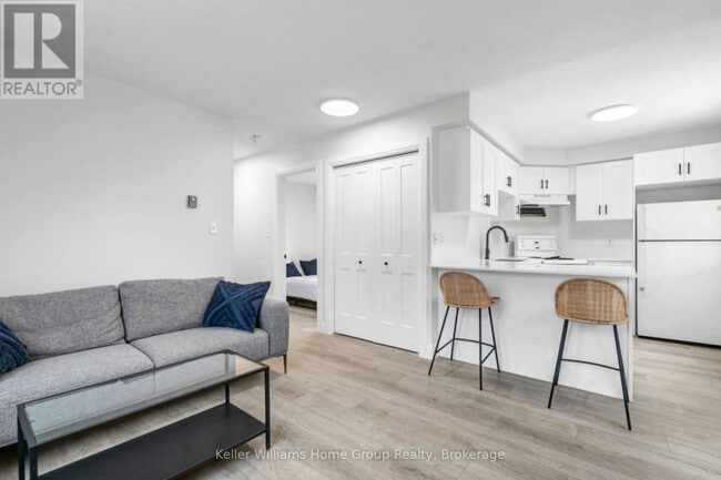 Photo du bâtiment - 77 Lancaster St W