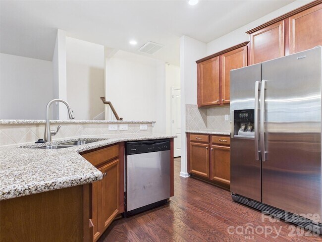 Foto del edificio - 6005 Sweetbay Ln