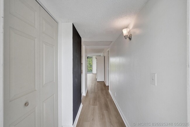 Building Photo - 9470 Poinciana Pl