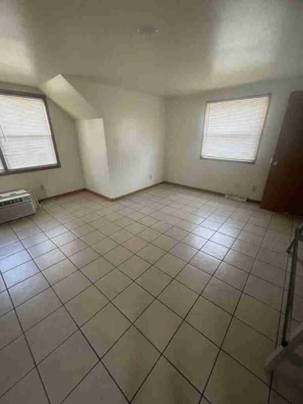 Foto del edificio - 8923A W Carmen Ave