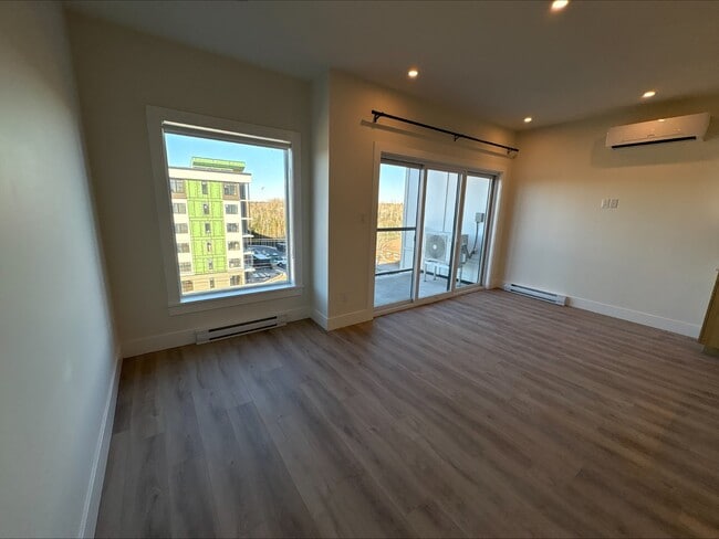 Building Photo - 1035 Melanson Rd