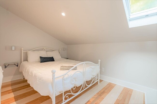 Building Photo - Jeremy's Carriage House