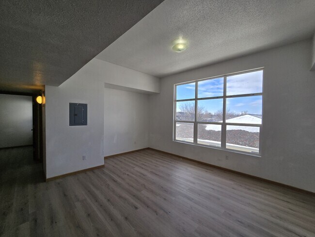 Foto del edificio - 64 Miller Ave SW