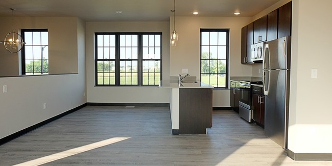 Building Photo - 1520 SW Westview Dr