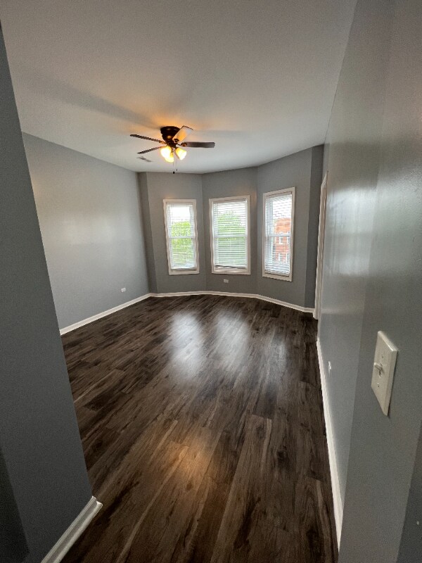 Foto del edificio - 9709 S Ewing Ave