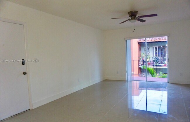 Foto del edificio - 10770 N Kendall Dr