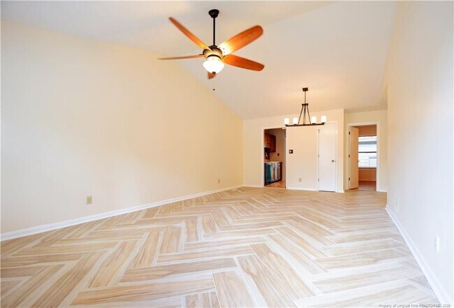 Building Photo - 206 Villa Dr