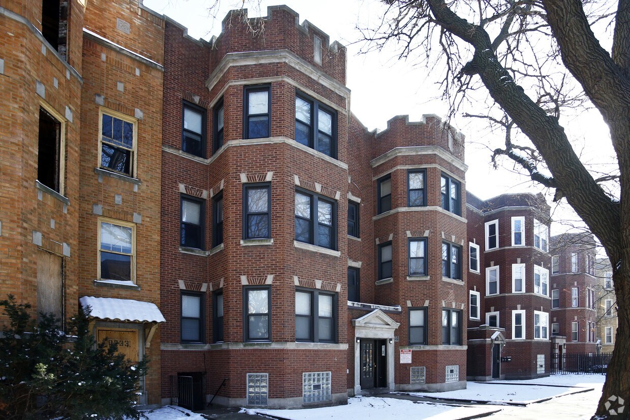 Foto del edificio - 8235 S Maryland Ave