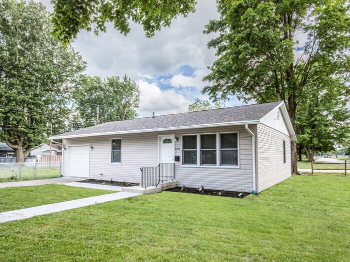 Primary Photo - 1402 Edgewood Dr