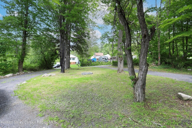 Building Photo - 17 Rear Chapel St