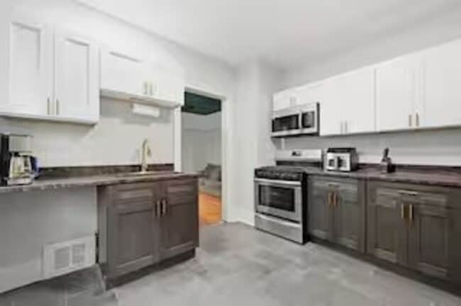 Building Photo - 2287 Lothrop St