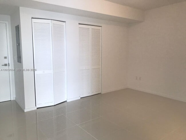 Building Photo - 5300 Paseo Blvd