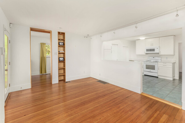 Foto del edificio - 8117 17th Ave SW