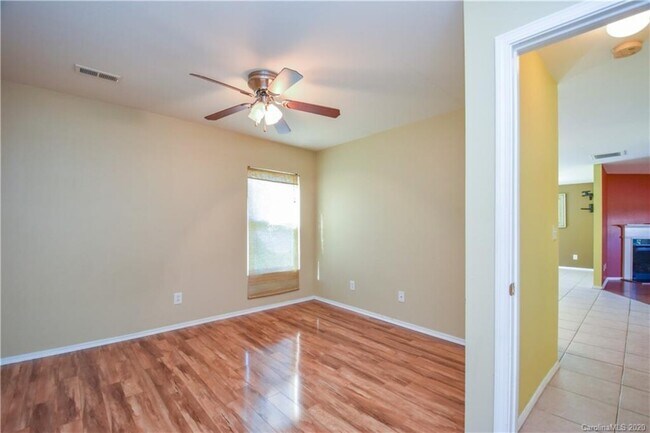 Foto del edificio - CHALKSToNE