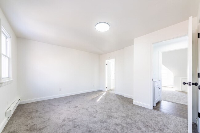 Building Photo - Available APRIL 2026 - Beautiful Renovated w/ Lots of Natural Light and Backyard Space!