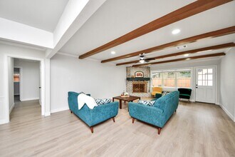 Building Photo - 10003 Briarwild Ln