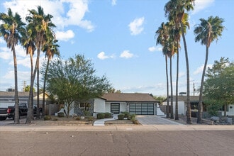 Building Photo - 8525 E Clarendon Ave