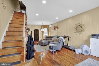 Building Photo - 3147 Edgemont St