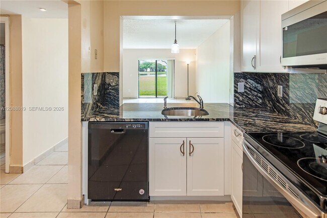 Foto del edificio - 14935 SW 104th St