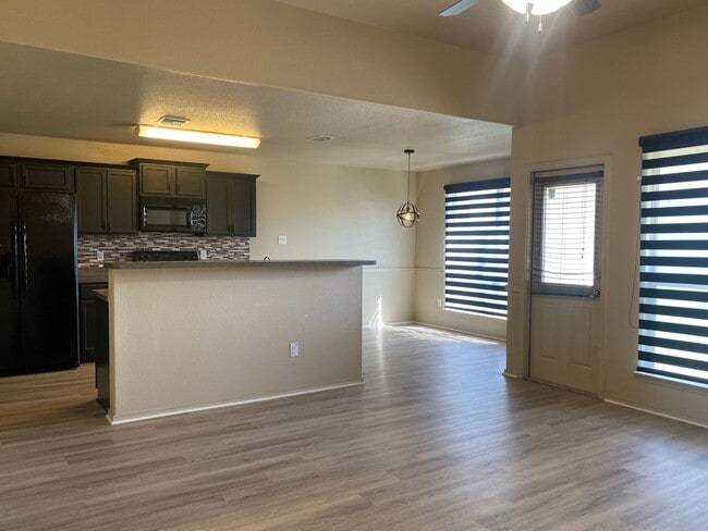Foto del edificio - 3 Bedroom Conveniently Located